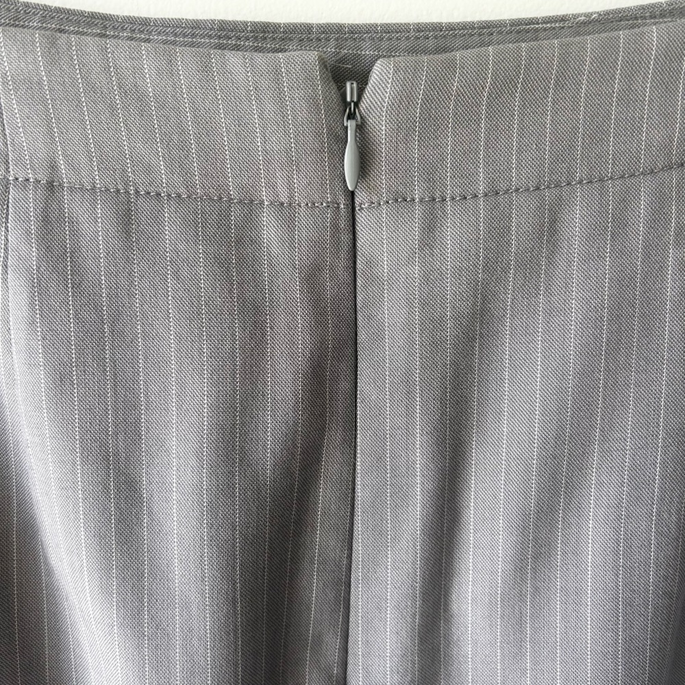 Banana Republic Gray Pinstripe Pencil Skirt - Picture 12 of 13